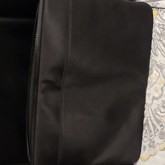 Kate Spade x Disney Minnie Mouse Laptop Sleeve 15 Inch - Picture 4 of 7